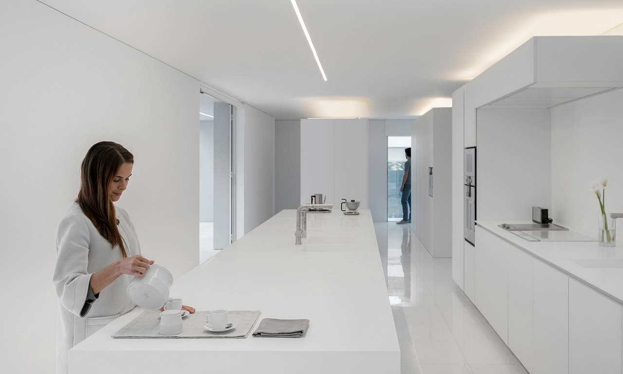 Villa minimalista blanca-cocina