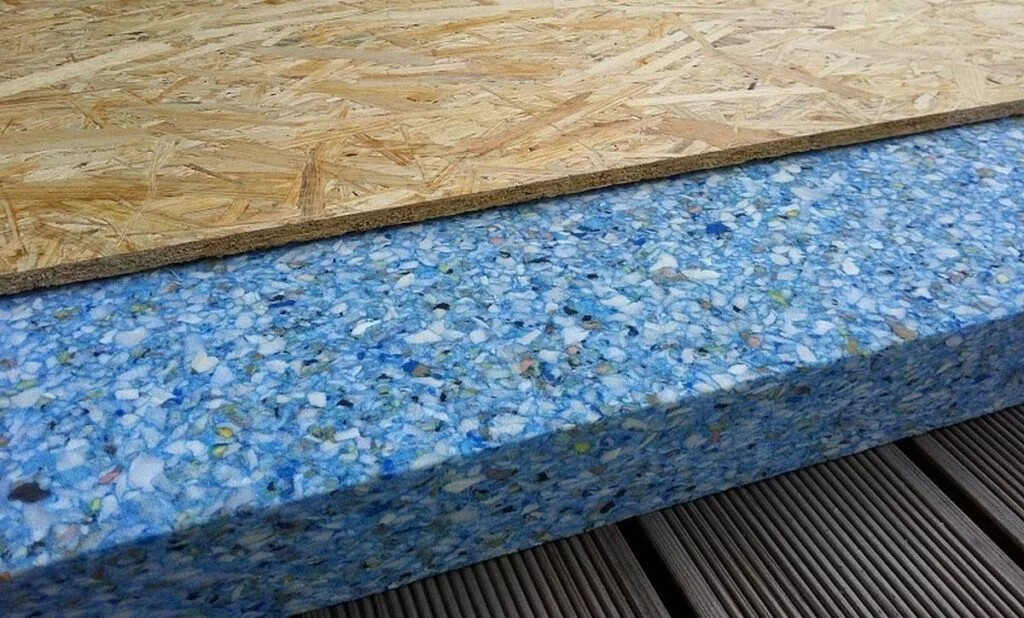 Panel de aislamiento acústico reciclado con superficie de madera